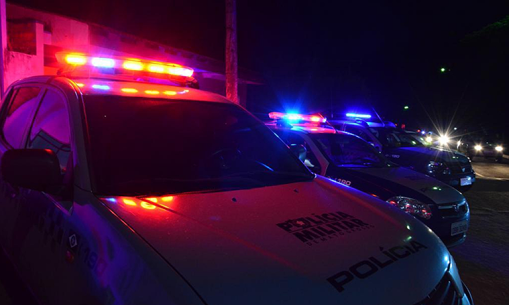 Homem é preso por tentativa de feminicídio após agredir companheira com foice em Cuiabá
