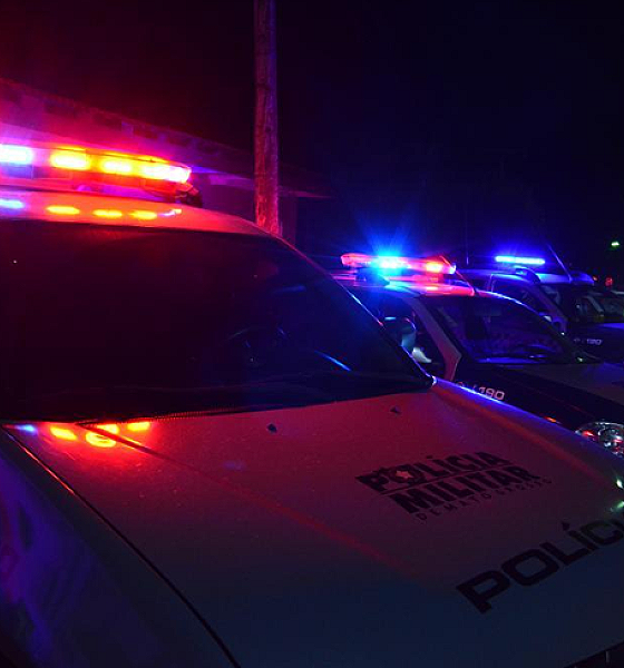 Homem é preso por tentativa de feminicídio após agredir companheira com foice em Cuiabá