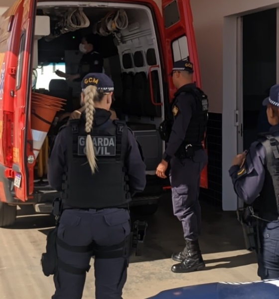 Mulher em surto é socorrida por GCM e Bombeiros em Lucas do Rio Verde