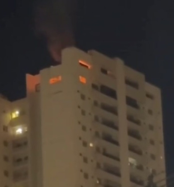 Incêndio em cobertura de prédio mobiliza Corpo de Bombeiros em Cuiabá