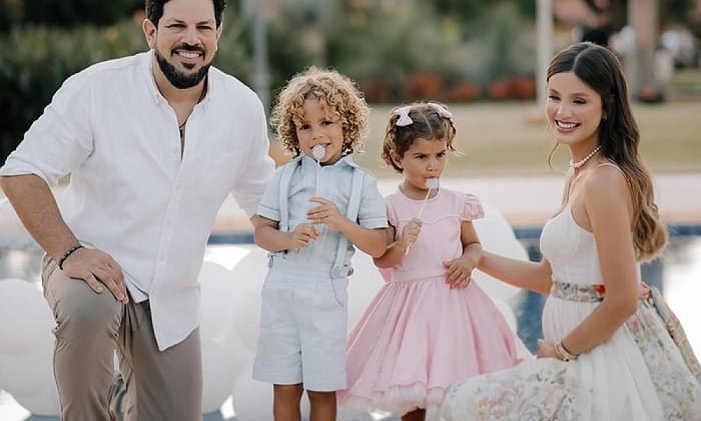 Nasce Angelina e Zion, filhos gêmeos de Biah Rodrigues e Sorocaba