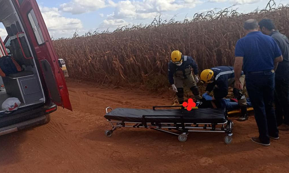 Motorista fica ferida após carro capotar na zona rural de Lucas do Rio Verde