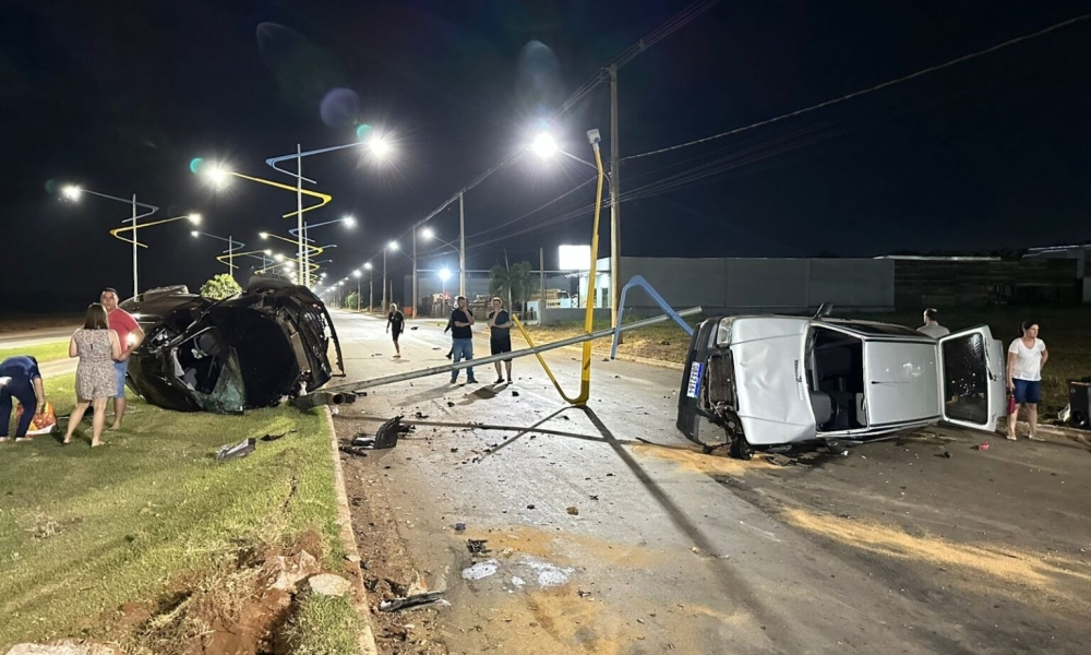 Colisão na rotatória termina com três feridos em Lucas do Rio Verde