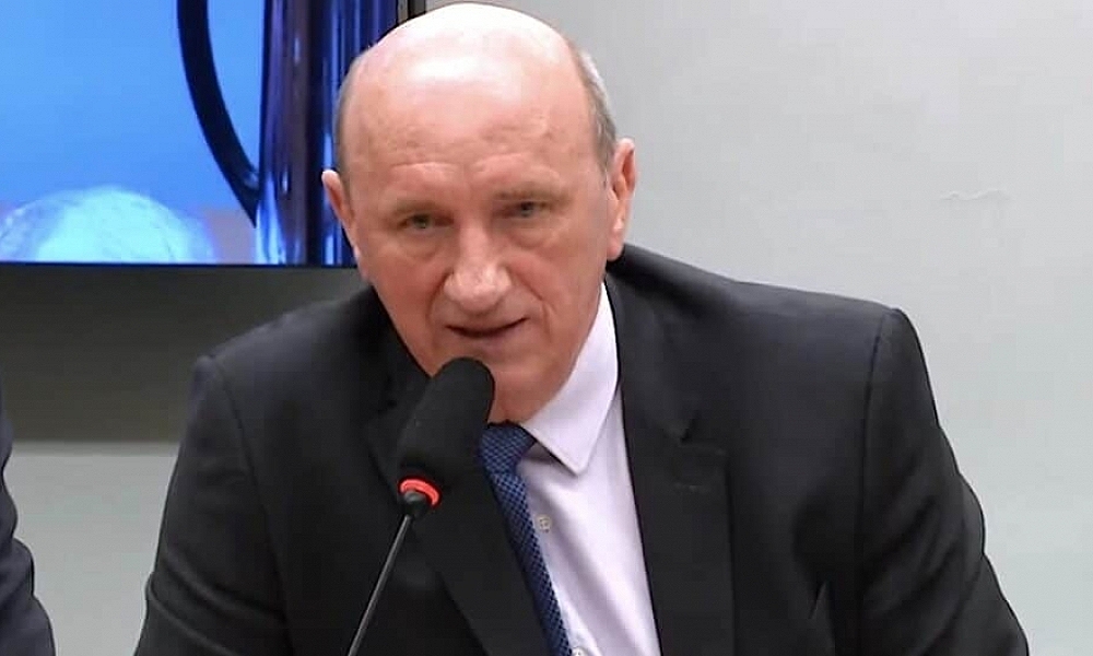 Geller diz que foi convidado a voltar mas que enquanto Fávaro for ministro ‘em nenhuma hipótese’