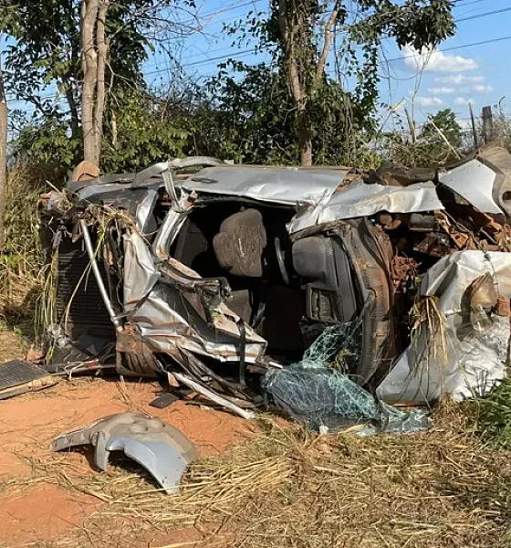 Ultrapassagem perigosa causa capotamento e deixa homem em estado grave na MT-270