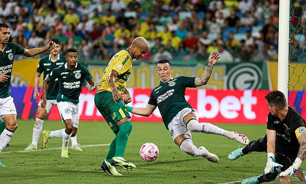 Cuiabá enfrenta hoje o Bahia com retorno de Deyverson e busca se afastar do Z4