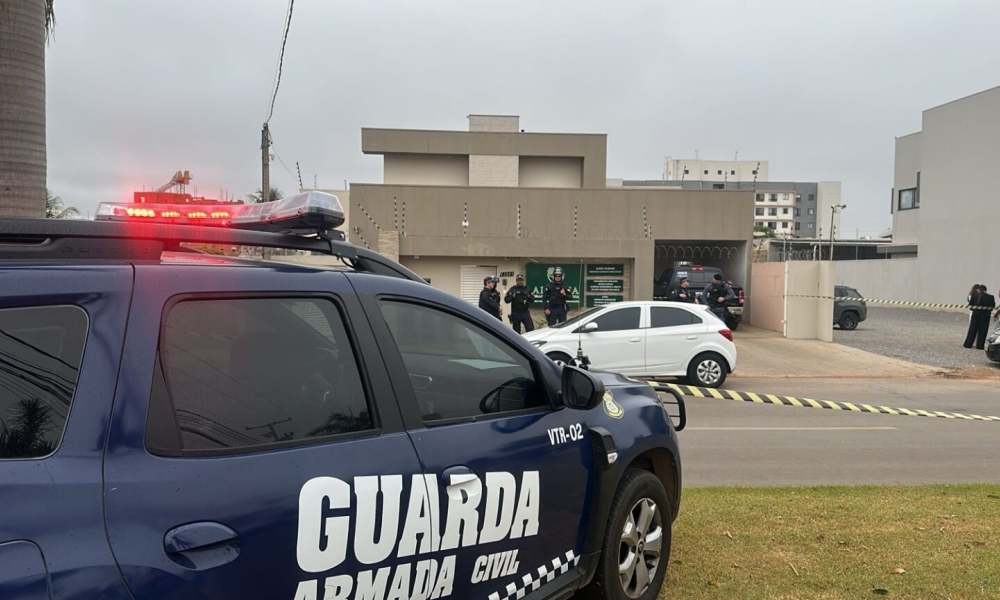 Mulher é morta a facadas pelo marido em Lucas do Rio Verde; filha fica ferida e autor tenta suicídio