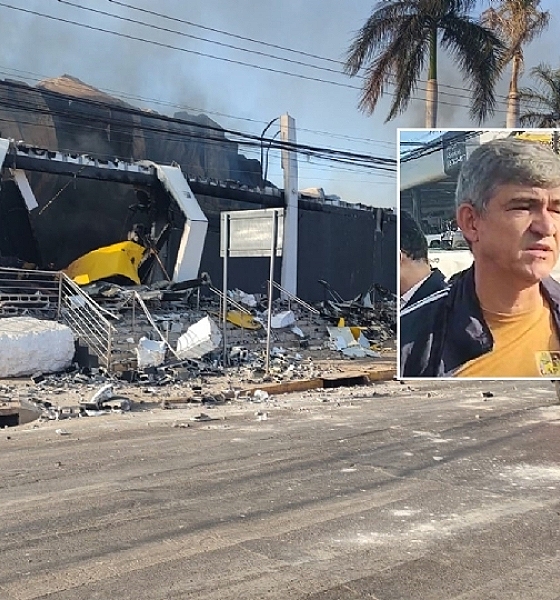 “Nossa vida está subindo nessa fumaça”, lamenta comerciante que perdeu tudo em incêndio no Shopping Popular