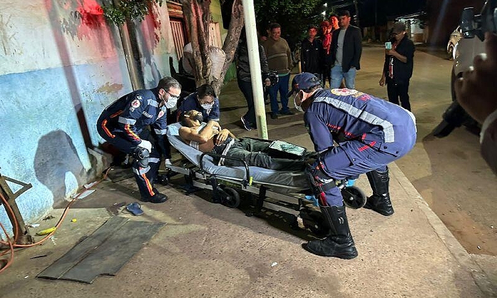 Homem é surpreendido por facada enquanto dormia em via pública de Várzea Grande