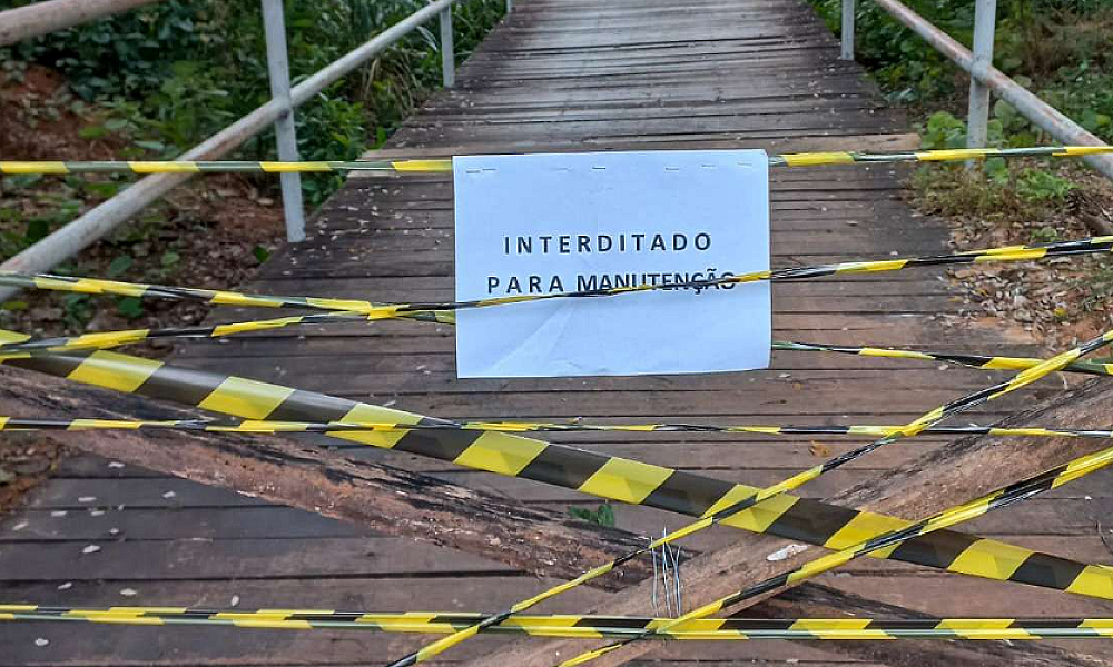 Prefeitura de Várzea Grande interdita passarela do Parque Flor do Ypê por risco estrutural