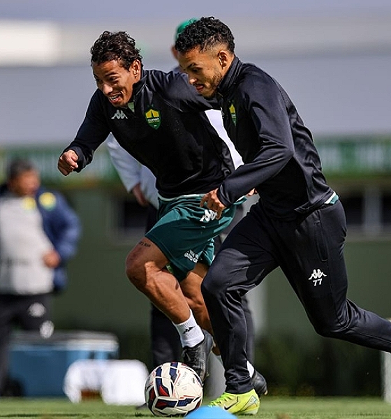Após treino no CT, Cuiabá segue viagem rumo a Belém 