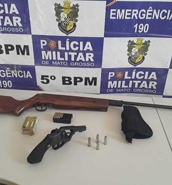 Casal é preso com armas de fogo e munições em residência