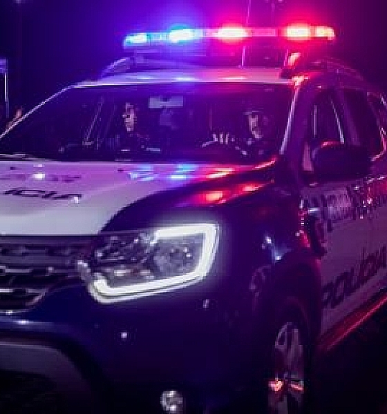 Homem ataca o vizinho com golpes de foice no interior