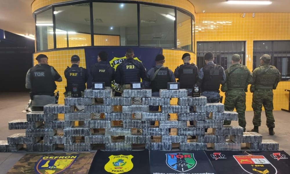 Avião com droga vinda da Bolívia leva à apreensão de meia tonelada de cocaína em General Carneiro