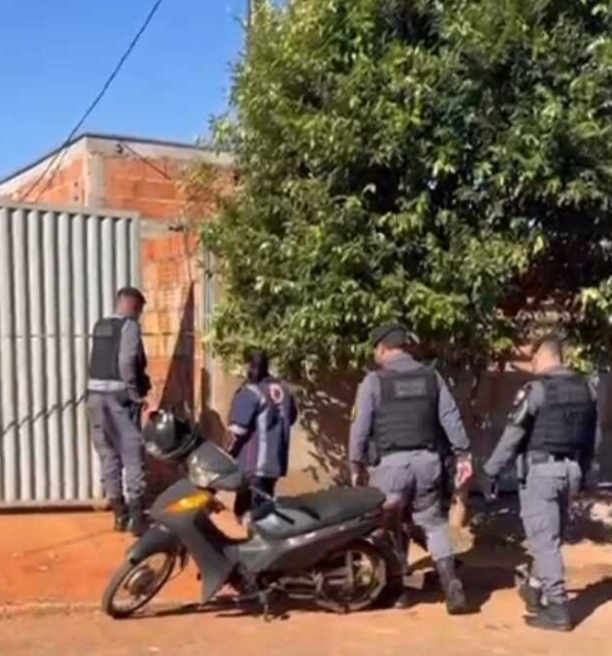 Homem monitorado por tornozeleira é executado a tiros dentro de casa em Rondonópolis