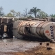 Tombamento de caminho-tanque deixa um morto e um ferido na BR-364