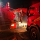 Corpo de Bombeiros apaga incndio em carreta na estrada do Batovi