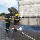 Corpo Bombeiros extingue incndio e evita perca total de carga de algodo