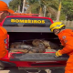 Corpo de Bombeiros resgata sucuri de 5 metros que estava em ptio de empresa de produo de algodo
