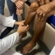 Mdicos especializandos da Escola de Sade Pblica atendem idosos em abrigo