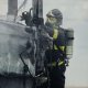 Bombeiros combatem incndio em caminho na MT-449 em Lucas do Rio Verde