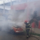 Corpo de Bombeiros combate incndio em fusca no centro de Campo Novo do Parecis
