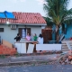 Prefeitura de Vrzea Grande inicia entrega de kits emergenciais s famlias atingidas por vendaval