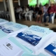 Governo de MT entrega 145 ttulos definitivos s famlias do Assentamento Primeiro de Maio
