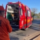 Bombeiros socorrem mulher vtima de disparo de arma de fogo em Juna
