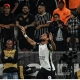 Yuri e Memphis brilham, Corinthians leva o Majestoso e encosta no S�o Paulo
