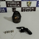 For�a T�tica prende mulher com arma escondida em carro em Rondon�polis