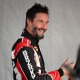 Keanu Reeves disputa corridas nos EUA e chega em 24 lugar