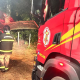 Mulher  socorrida pelos Bombeiros aps coliso contra rvore em Primavera do Leste