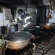 Bombeiros combatem incndio provocado por curto circuito em restaurante de Primavera do Leste
