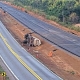 Acidente com carreta de etanol interdita BR-163 entre Nova Mutum e Cuiab