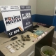Cavalaria da PM prende cinco pessoas por tr�fico, apreende por��es de drogas e simulacro de arma de fogo