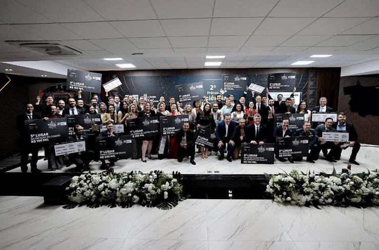 Governo de MT premia 56 servidores no 2� Pr�mio de Efici�ncia e Inova��o em Pr�ticas P�blicas