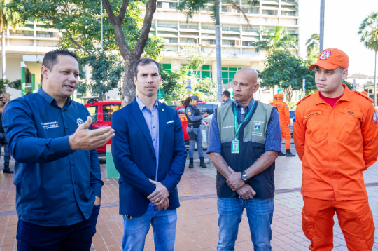 Prefeitura e for�as de seguran�a realizam opera��o integrada no centro de Cuiab�