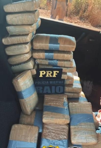 A��o integrada da PM e PRF apreende 30 quilos de entorpecentes em Pedra Preta