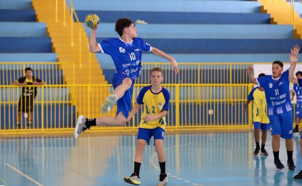 Estudantes de 12 a 14 anos disputam t�tulos estaduais de modalidades coletivas no Jogos Escolares Mato-grossenses