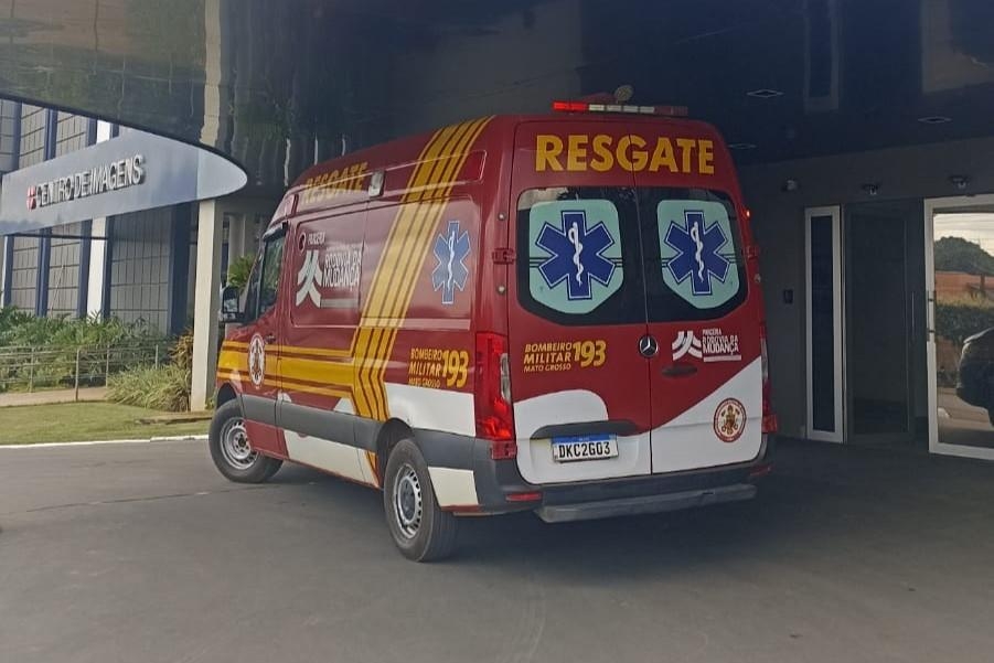 Motociclista fica ferido ap�s colis�o com carro na Avenida Goi�s em Lucas do Rio Verde