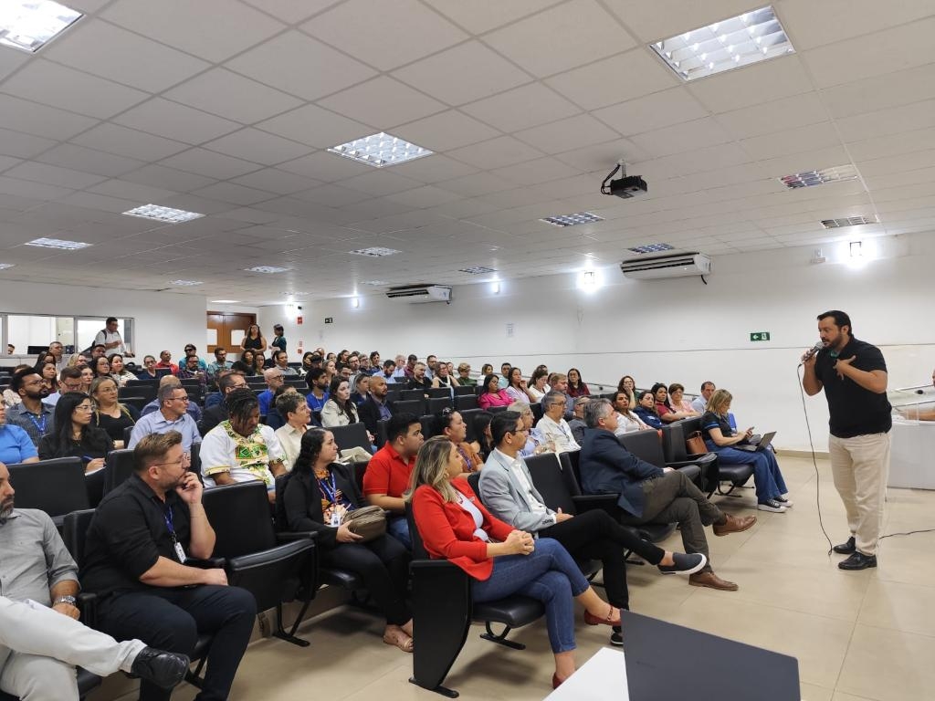 Governo amplia educa��o profissional em MT e busca atingir 63 cidades at� 2026