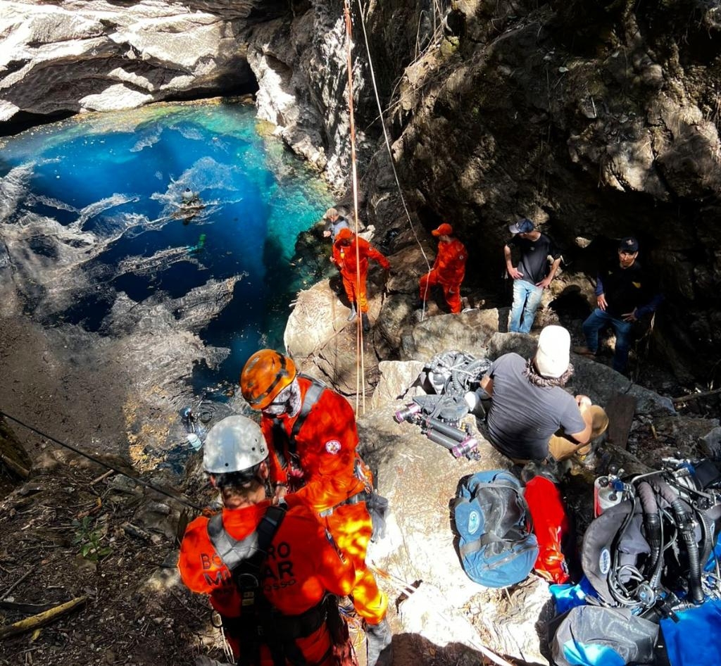 Bombeiros apoiam pesquisa para mapear sistema de cavernas submersas em Nobres