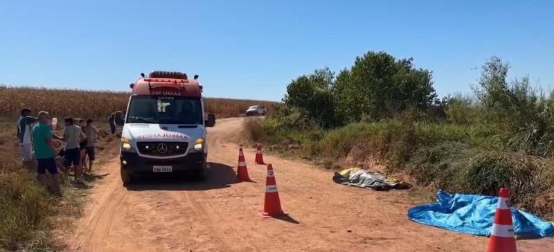 M�e e filha morrem ap�s carro capotar em estrada de acesso ao distrito de Fontanillas, em Ju�na