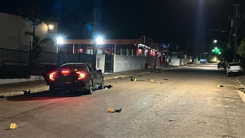 Mulher fica gravemente ferida ap�s acidente entre carro e motos em Pontes e Lacerda