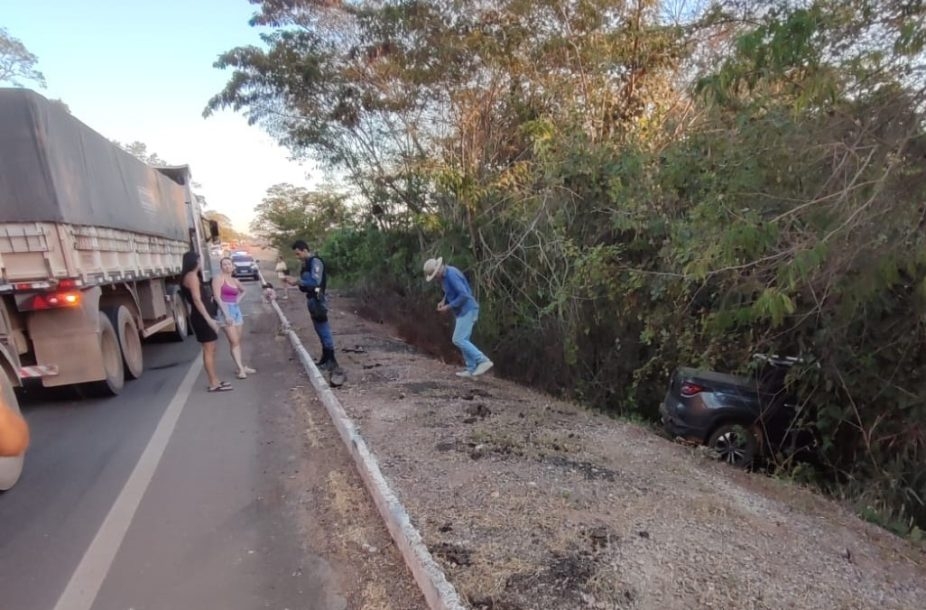 Coliso entre caminho e picape  registrada em trecho com obras na MT-320