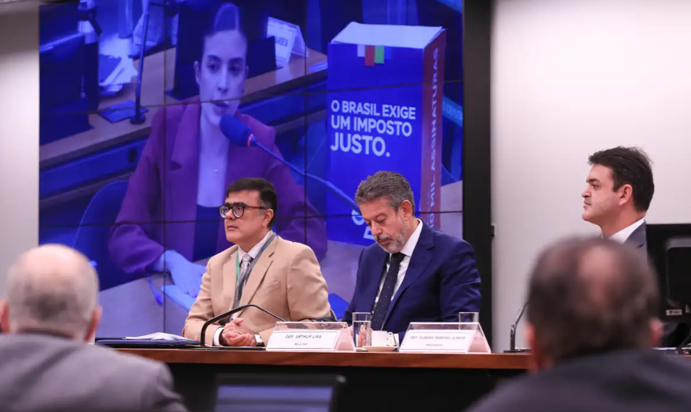 Cmara aprova iseno de IR para salrios de at R$ 5 mil em comisso especial