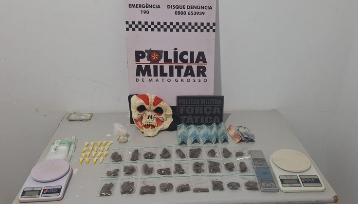 Pol�cia Militar prende tr�s pessoas por tr�fico de drogas e apreende por��es de maconha e coca�na