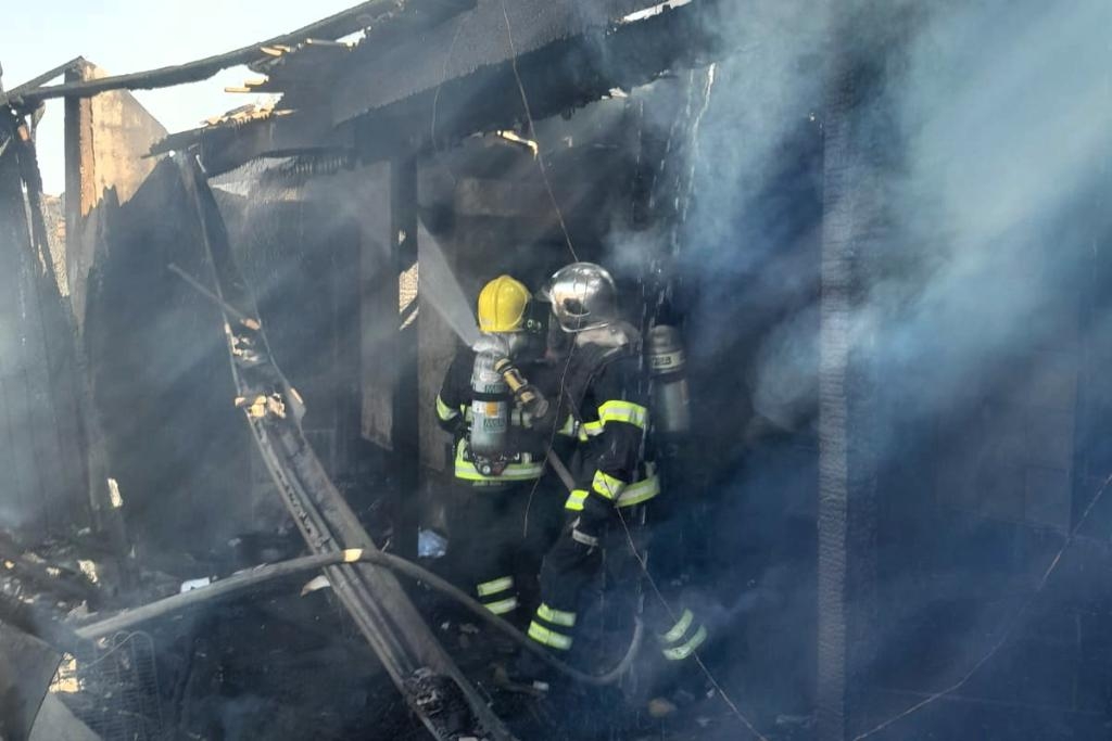 Corpo de Bombeiros extingue inc�ndio em resid�ncia em Sinop