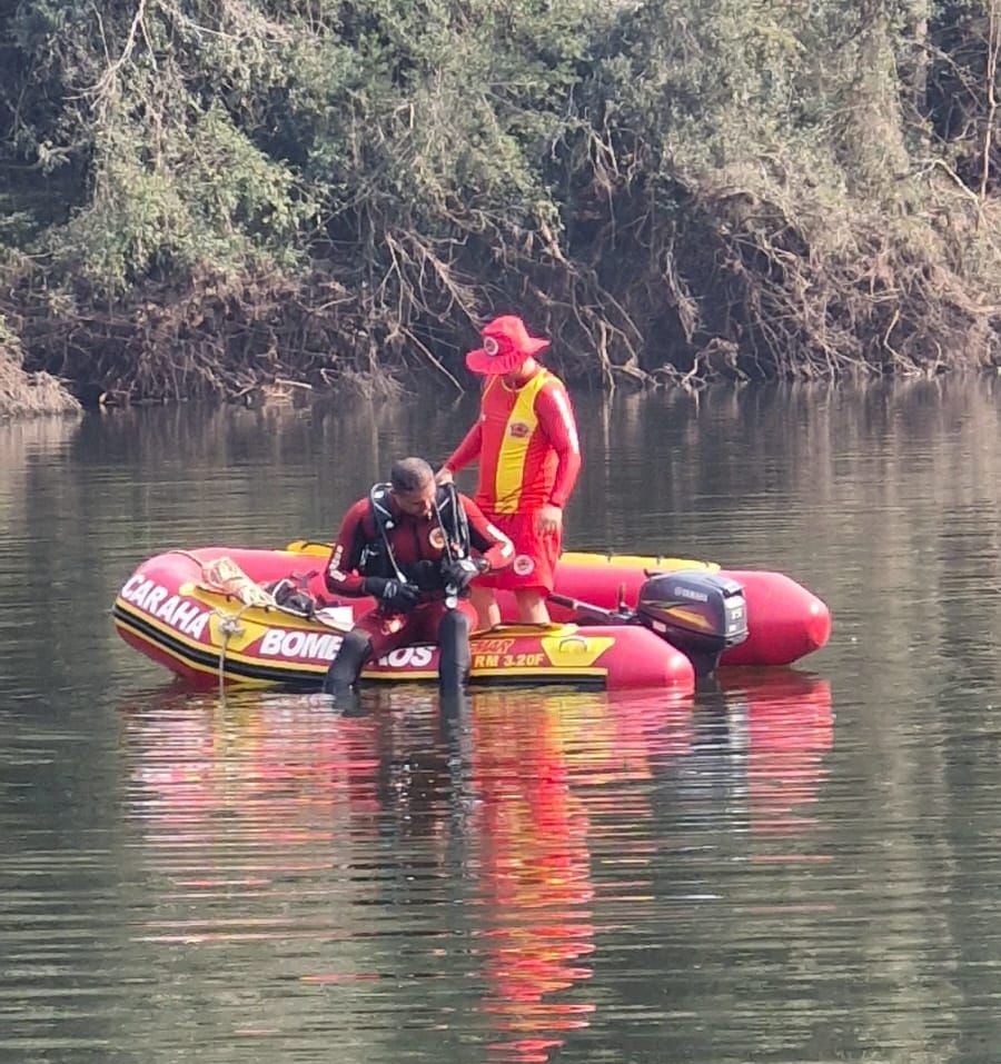 Buscas por v�timas de naufr�gio no Rio Pinda�ba continuam; dois corpos j� foram encontrados